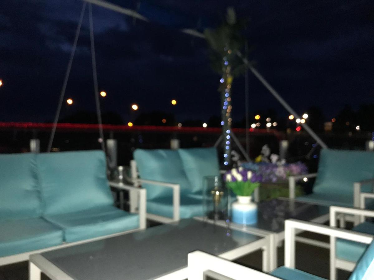 Hotel Houseboat On The Water à Liepāja Extérieur photo