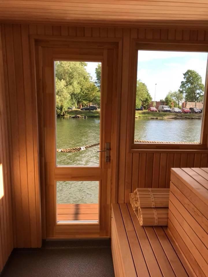 Hotel Houseboat On The Water à Liepāja Extérieur photo