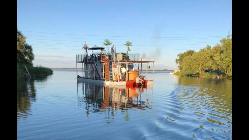 Hotel Houseboat On The Water à Liepāja Extérieur photo